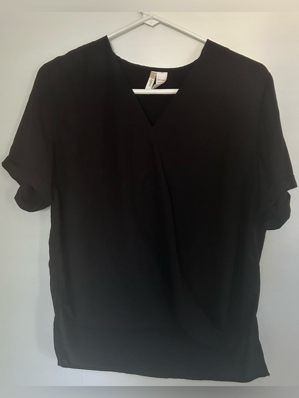 JAPNA Classic Black V-Neck Women’s Short Sleeve Top Rolled Sleeves Front Opening